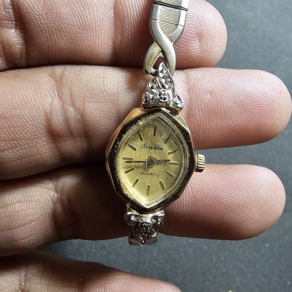 Vintage Pierre Vallee Cockatil Watch Gold Tone Not Working For Parts Or Repair s - Picture 1 of 8